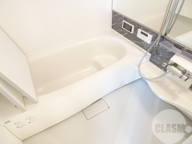 バス・シャワールーム　浴室乾燥機＆追焚機能付き広々バスルーム♪