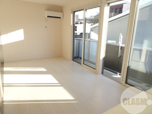 居室・リビング　明るいお部屋です♪