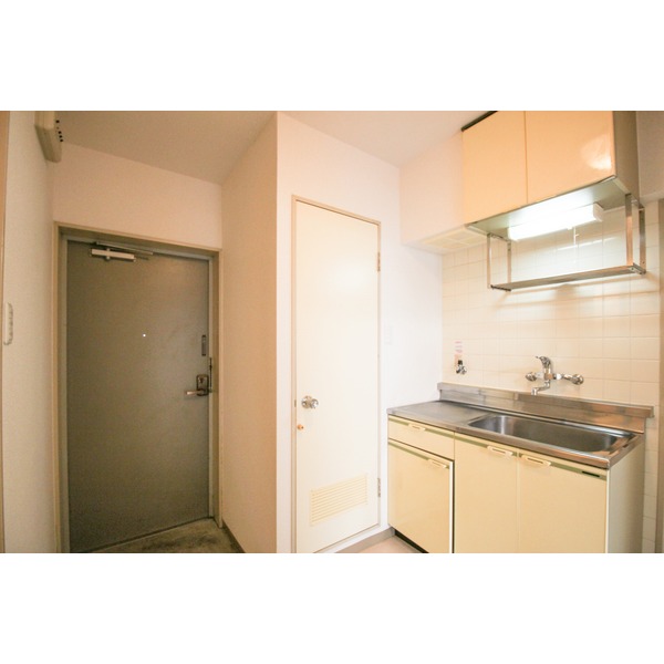 キッチン　同じ建物の別なお部屋