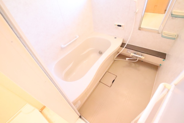 バス・シャワールーム　※別室の参考写真の為、現況優先です。