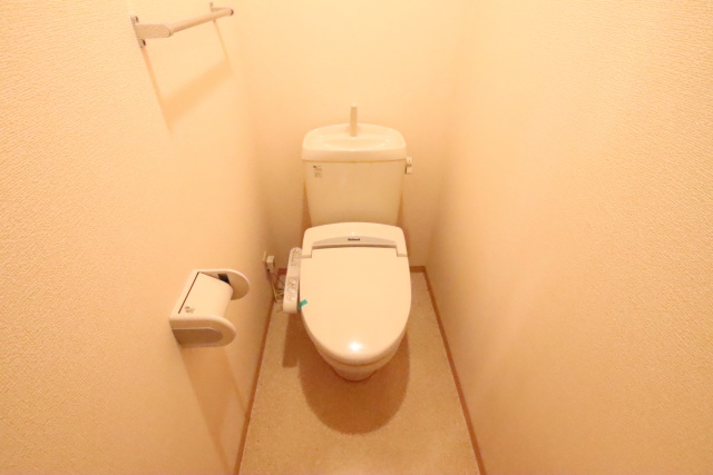 トイレ　※別室の参考写真の為、現況優先です。