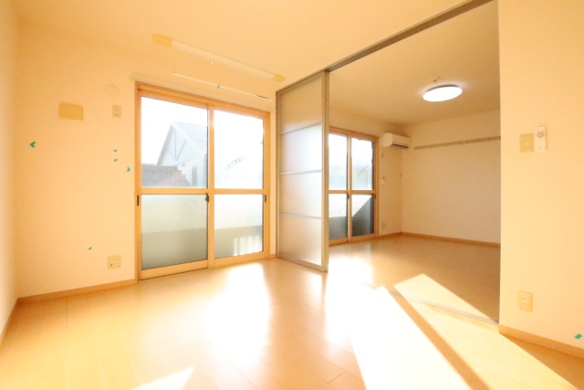 居室・リビング　※別室の参考写真の為、現況優先です。