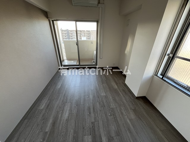 居室・リビング　イメージとして他部屋の反転間取りです。