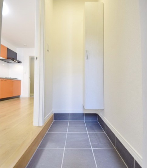 玄関　※別部屋参考写真