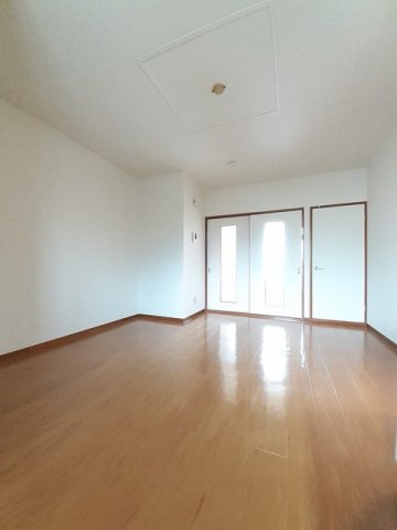 居室・リビング　こちらのリビングで趣味の時間をお楽しみください