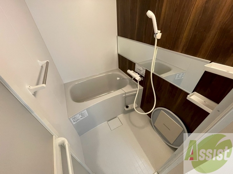 バス・シャワールーム　お風呂になります。一日の疲れを癒してくださいね。