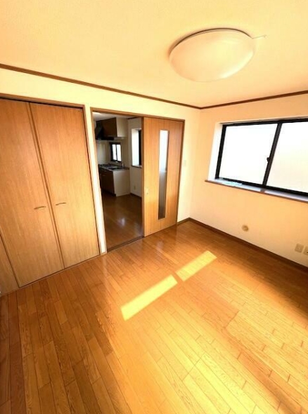 居室・リビング　オールフローリングで明るい室内☆