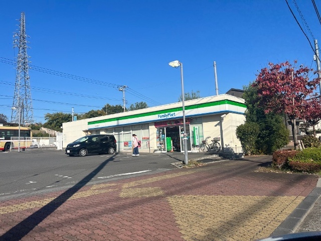 コンビニ　ファミリーマートあきる野渕上店（コンビニ）まで865m