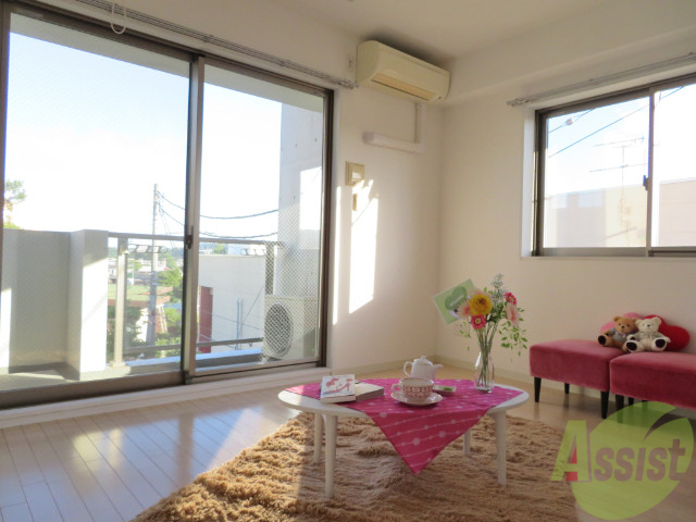 その他部屋・スペース　陽の光が差し込む明るいお部屋は気持がいいですね～