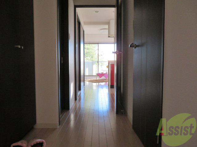 玄関　玄関から見た景色はこちらです。イメージできますか。