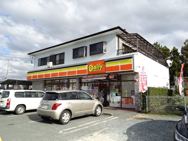 コンビニ　デイリーヤマザキ（コンビニ）まで717m