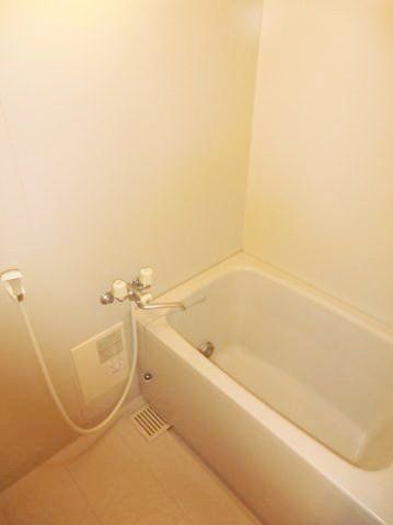 バス・シャワールーム　広いバスルーム