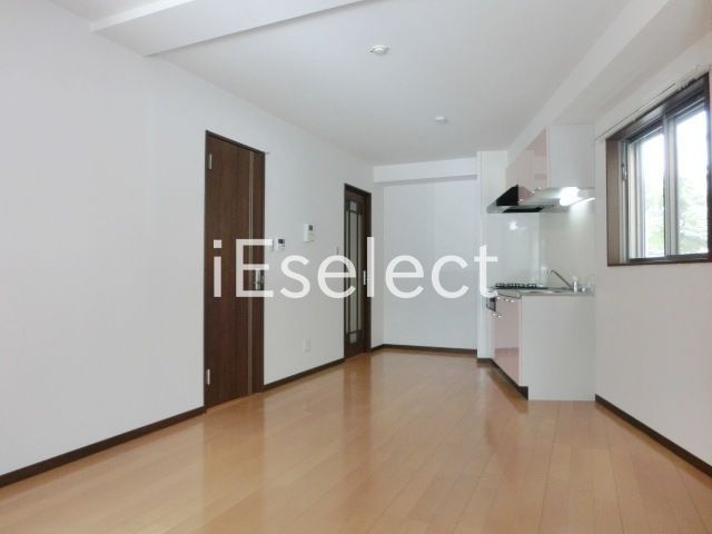 居室・リビング　明るいリビング