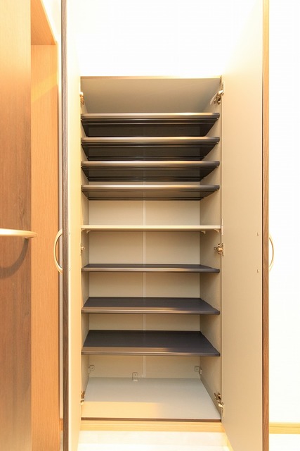 玄関　下駄箱もしっかりついてます！