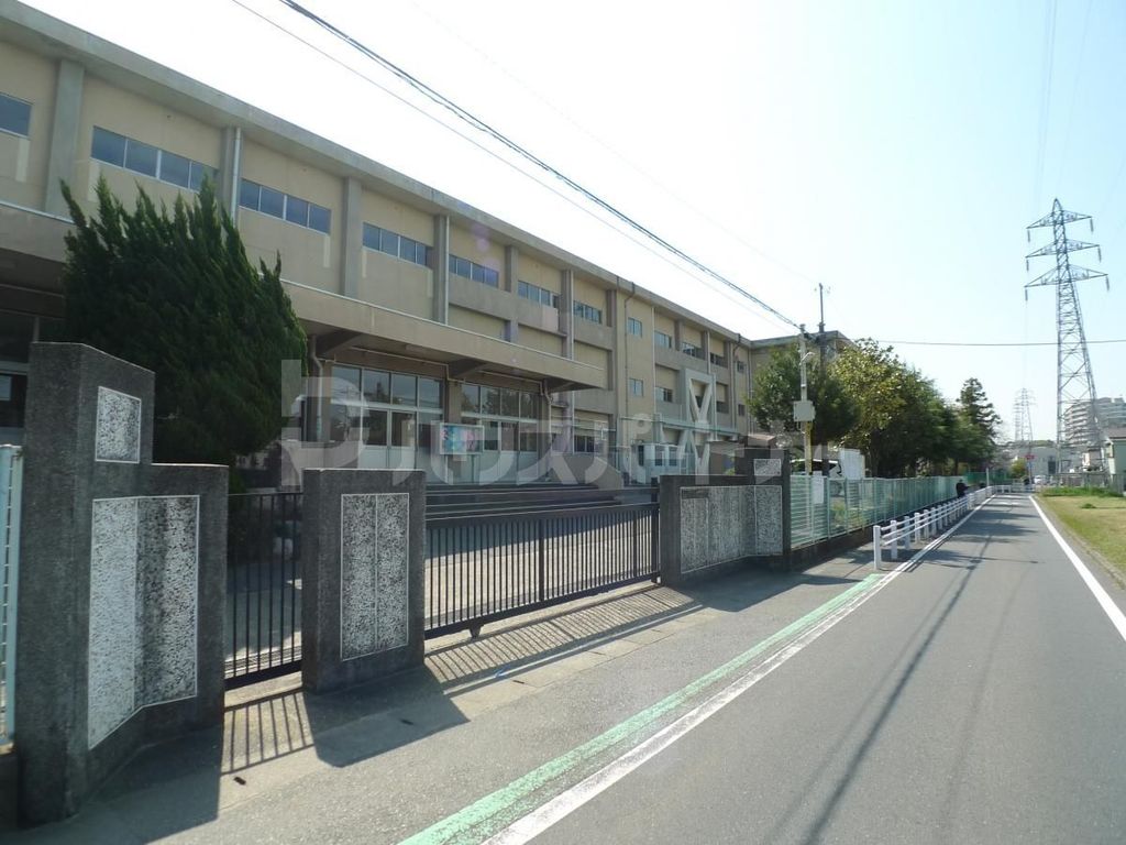 小学校　松戸市立小金北小学校（小学校）まで610m