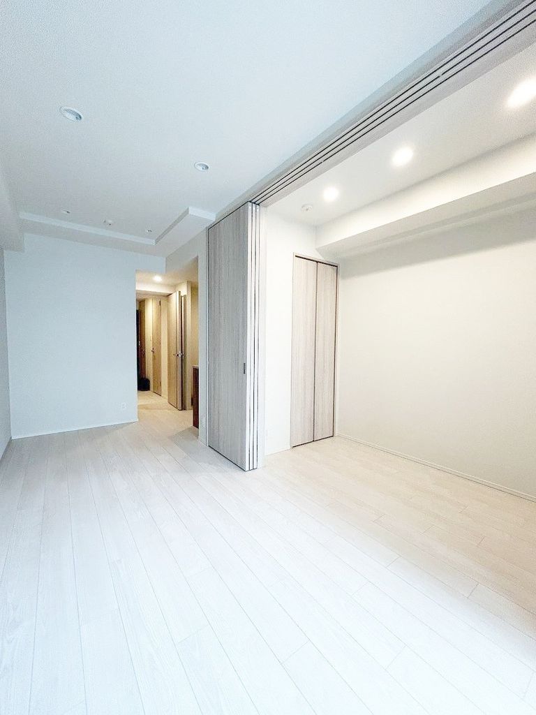 収納　間仕切り建具・収納（洋室約2.6帖）