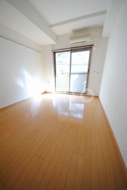 居室・リビング　写真は２１１号室