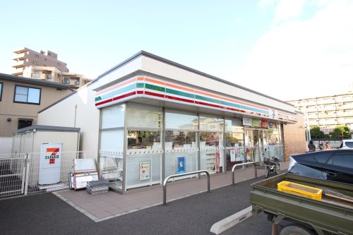 コンビニ　セブンイレブン 我孫子緑1丁目店（コンビニ）まで673m