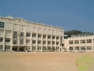 小学校　板宿小学校（小学校）まで358m