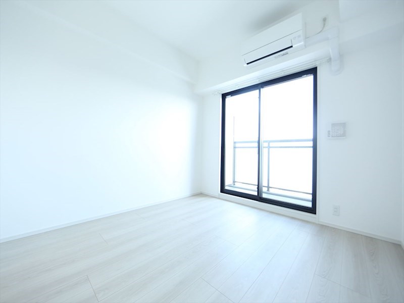 バルコニー　洋室7帖　エアコン完備　バルコニー