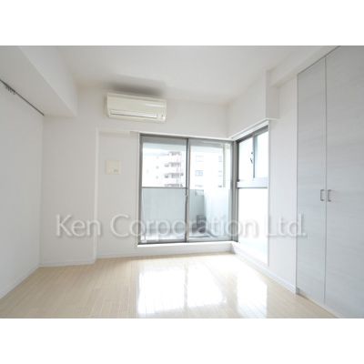 居室・リビング　同タイプ10階のお部屋を撮影。仕様が異なることがあります。