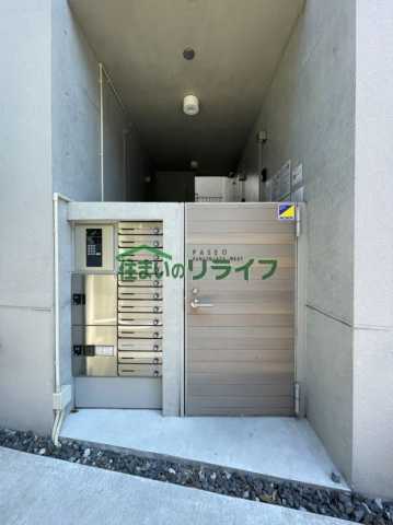 エントランス　ＰＡＳＥＯ　ＳＡＮＧＥＮＪＡＹＡ　ＥＡＳＴ　ＷＥＳＴ