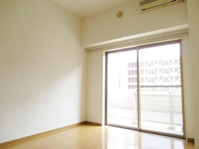 居室・リビング　★洋室7.3帖★