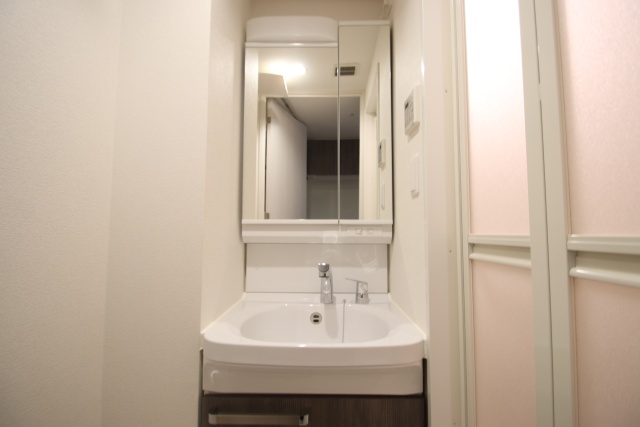洗面設備　※別室の参考写真の為、現況優先です。