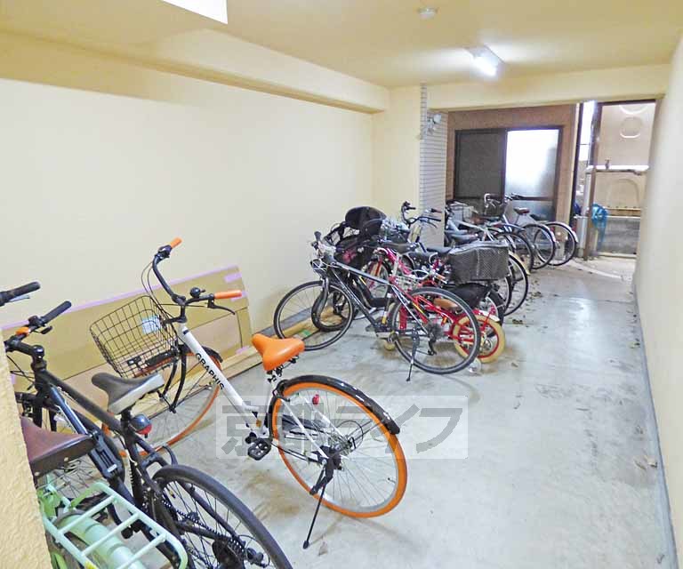 その他共有部分　沢山自転車とめれます。