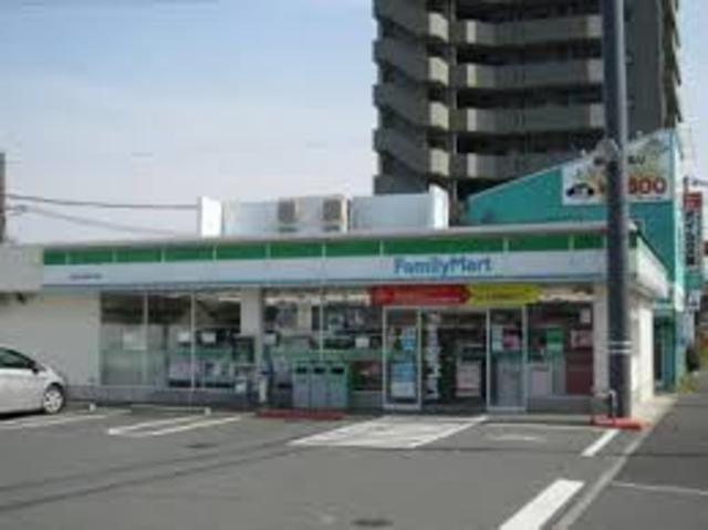 コンビニ　ファミリーマート（コンビニ）まで309m