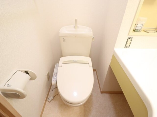 トイレ　温水洗浄暖房便座