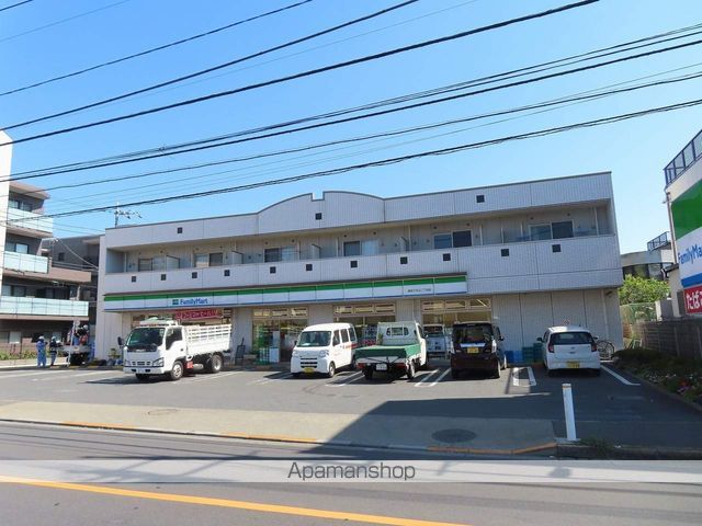 コンビニ　ファミリーマート（コンビニ）まで413m