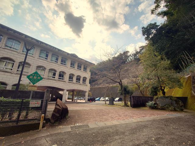 中学校　長崎市立三川中学校（中学校）まで2224m