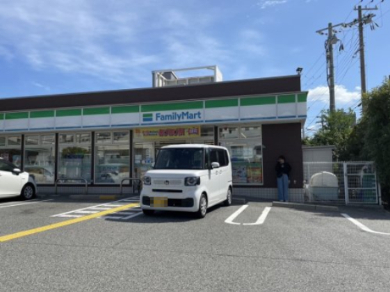 コンビニ　ファミリーマート 西宮宮西店（コンビニ）まで522m