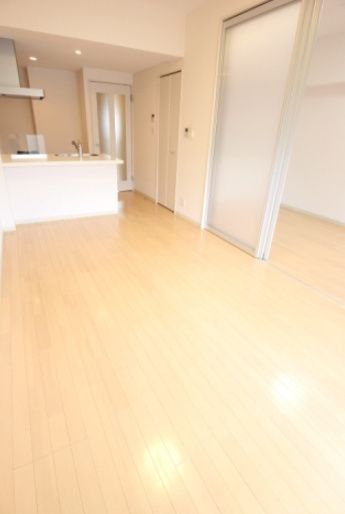 居室・リビング　☆明るい洋室☆