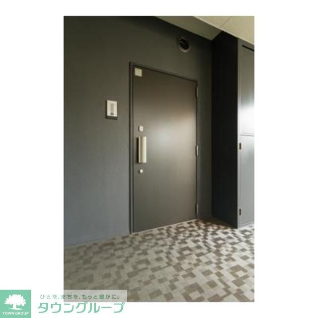 玄関　※写真は同タイプ住戸です。