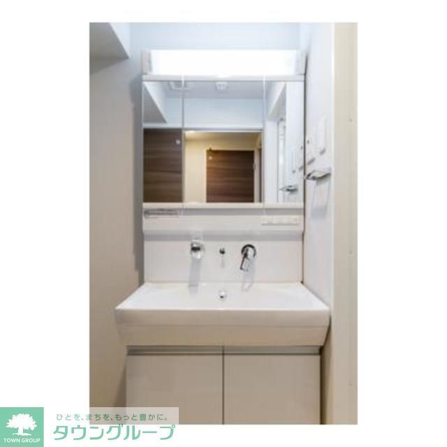 洗面設備　※写真は同タイプ住戸です。