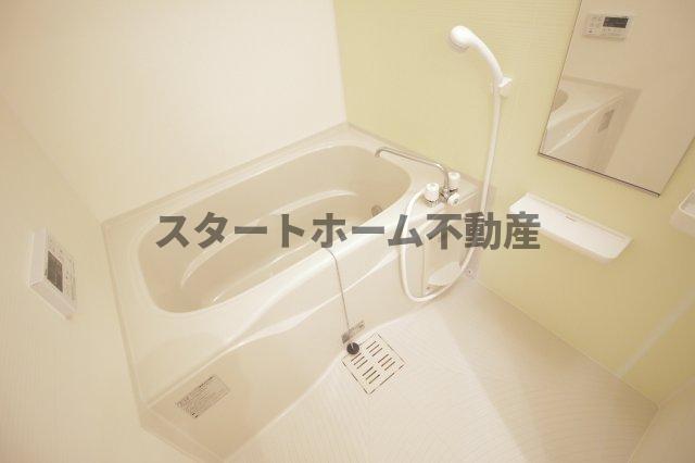 バス・シャワールーム　落ち着いた空間のお風呂です