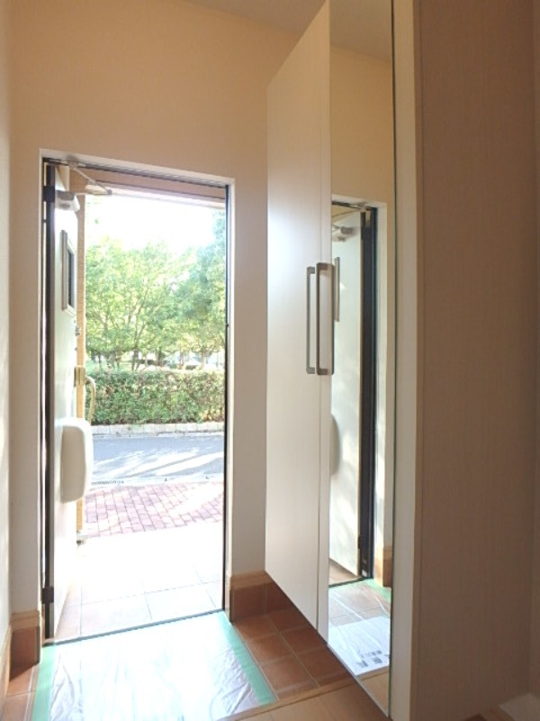 玄関　図面と現状に相違がある場合には現状を優先