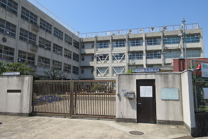 小学校　東大阪市立玉串小学校（小学校）まで350m