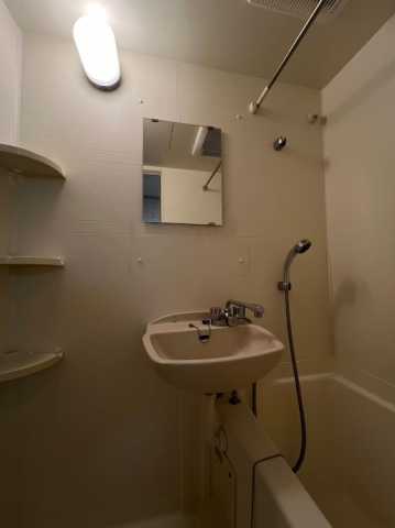 洗面設備　別部屋の参考写真となります