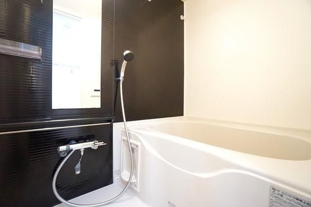 バス・シャワールーム　別号室の参考写真