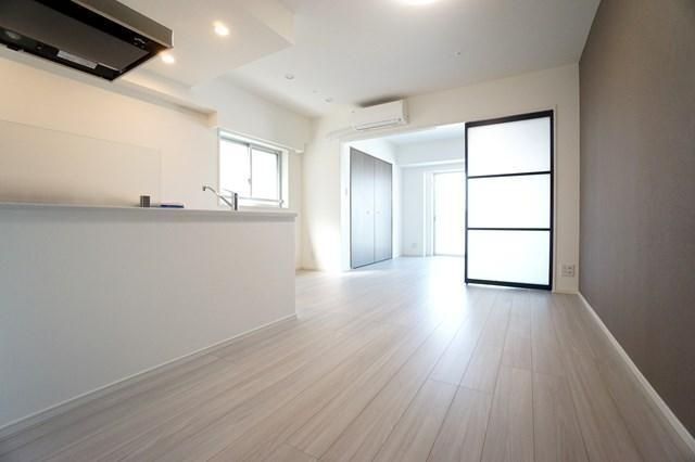 居室・リビング　別号室の参考写真