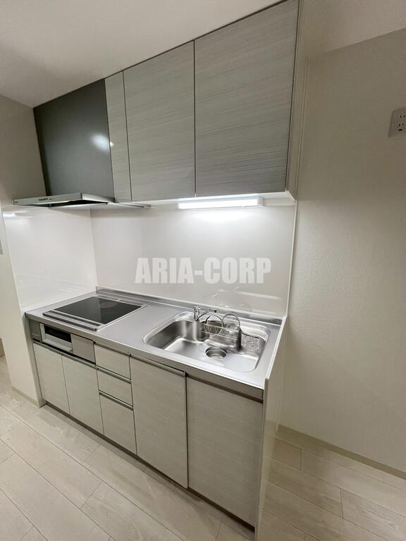 キッチン　3口コンロ・グリル付きのシステムキッチン♪