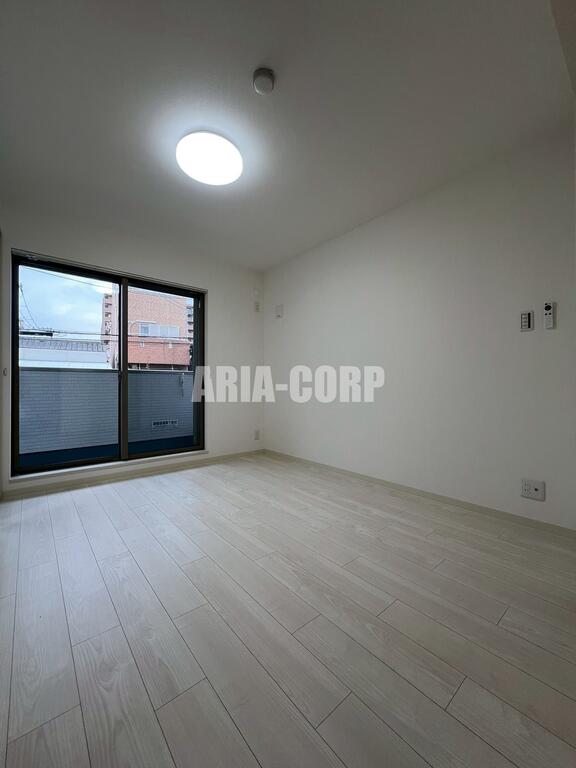 その他部屋・スペース　全室洋室。落ち着きのあるフローリングです♪