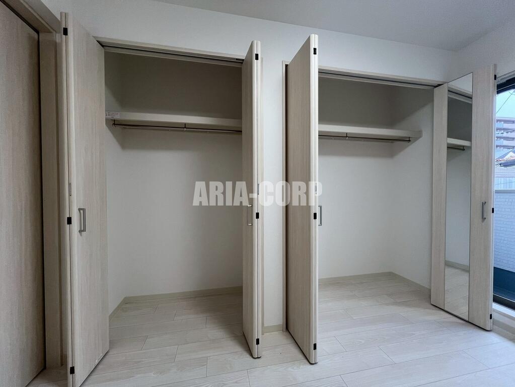 収納　収納力豊富な壁一面のクローゼット付き♪