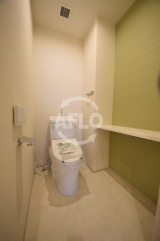 トイレ　グランヴォワール昭和町　温水洗浄便座