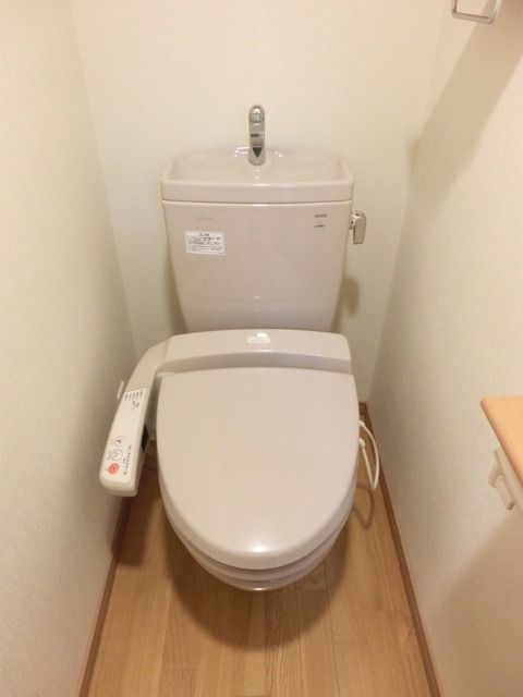 トイレ　温水洗浄便座付