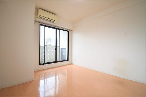 居室・リビング　室内