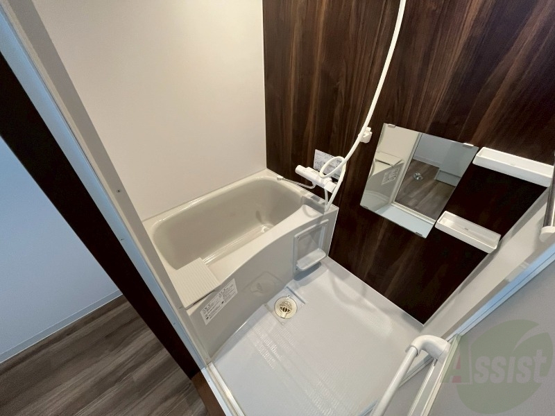 バス・シャワールーム　お風呂になります。一日の疲れを癒してくださいね。